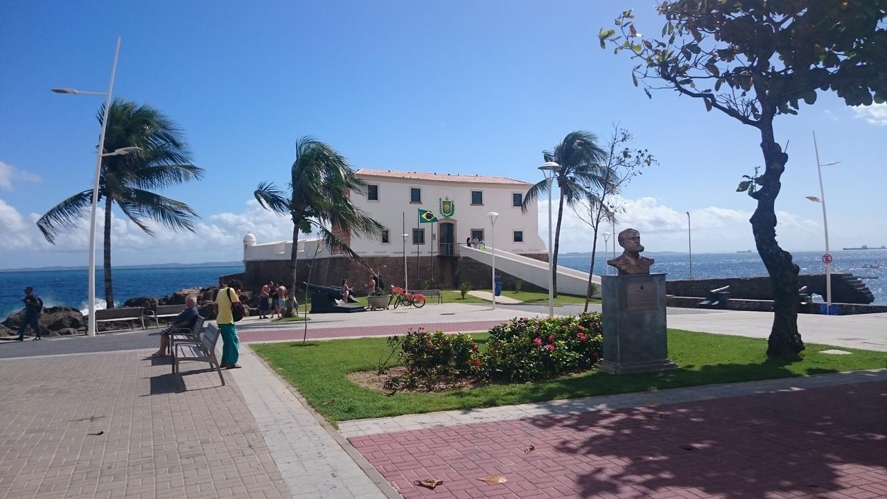Farol Barra Flat 2*